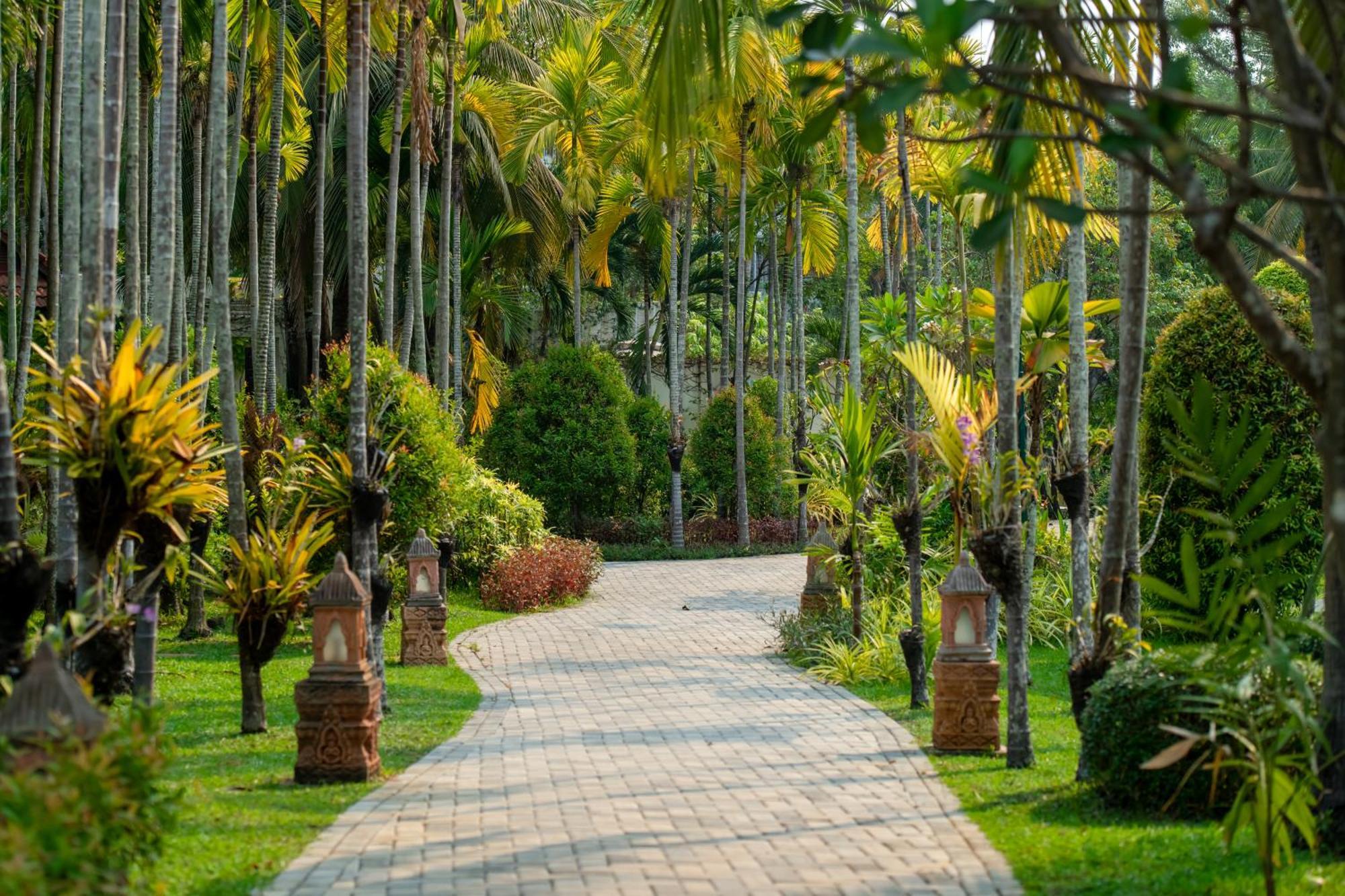 Angkor Palace Resort & Spa Сиемрип Экстерьер фото